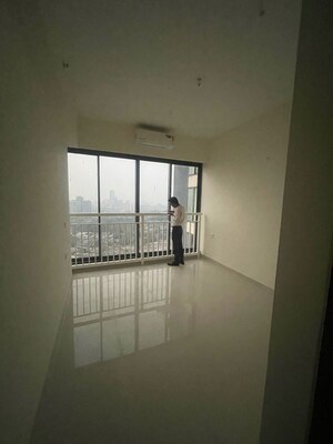 Room in 2 BHK Apartment at Dynamix Divum, Malad East – for Rent
