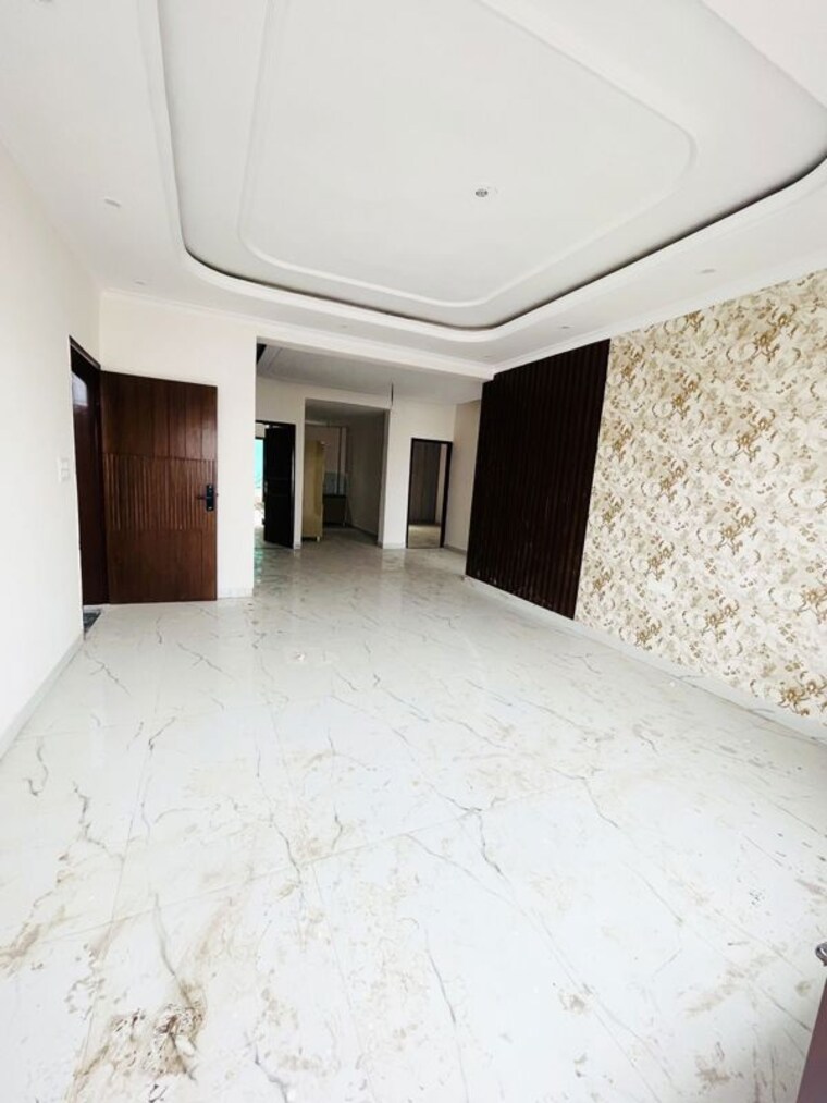 Room, sector 125 3 Bedroom 1800 Sq.Ft. Apartment In Sector 125 Mohali 10096374