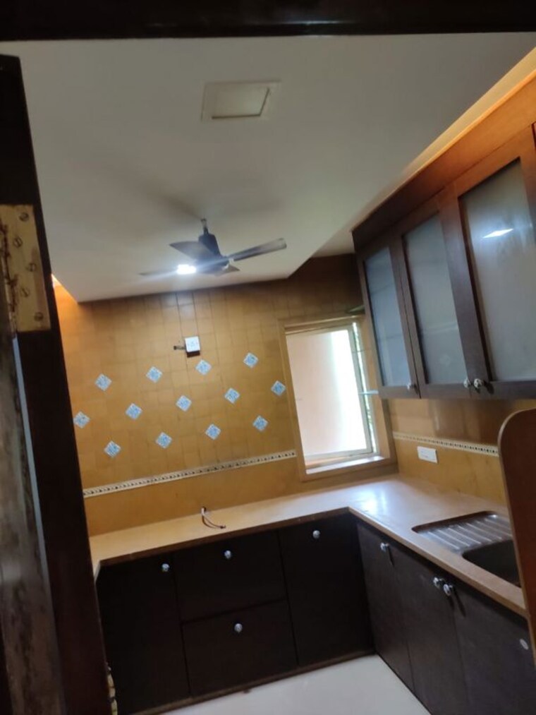 Kitchen, nutan-madhuban-apartment 1 Bedroom 500 Sq.Ft. Apartment In Worli Mumbai 10103247