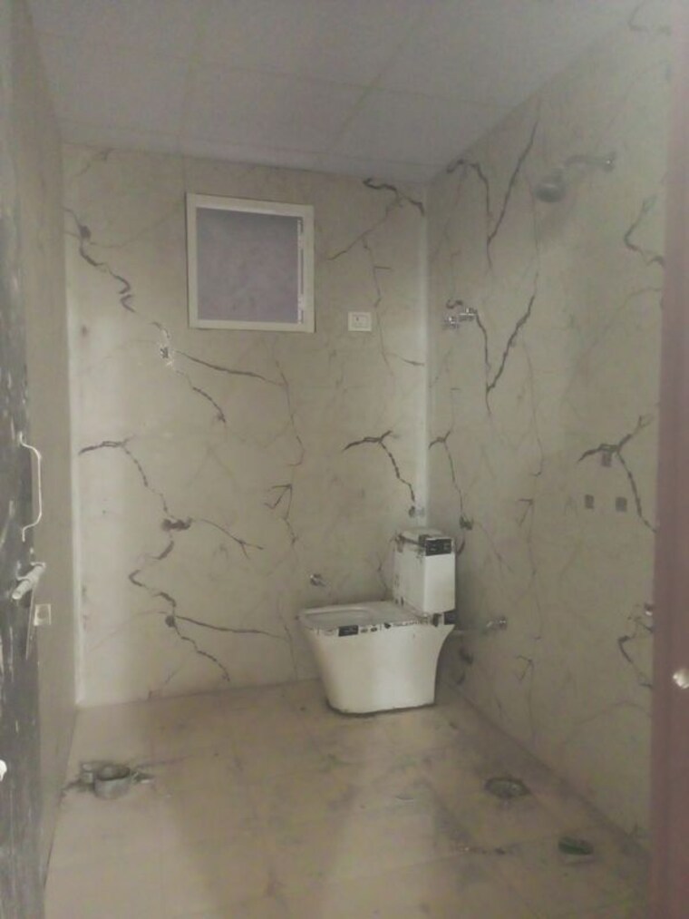 Bathroom, sector 73 2 Bedroom 1020 Sq.Ft. Builder Floor In Sector 73 Noida 10103250