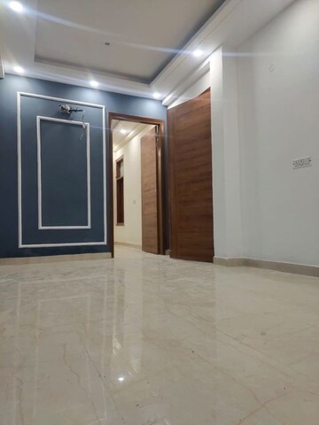 Room in 2 BHK Apartment at Palm Residency Chhatarpur, Chattarpur – for Rent