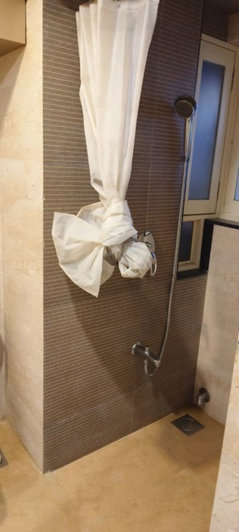 Bathroom, cosmos-the-magestic 3 Bedroom 1200 Sq.Ft. Apartment In Prabhadevi Mumbai 10103260