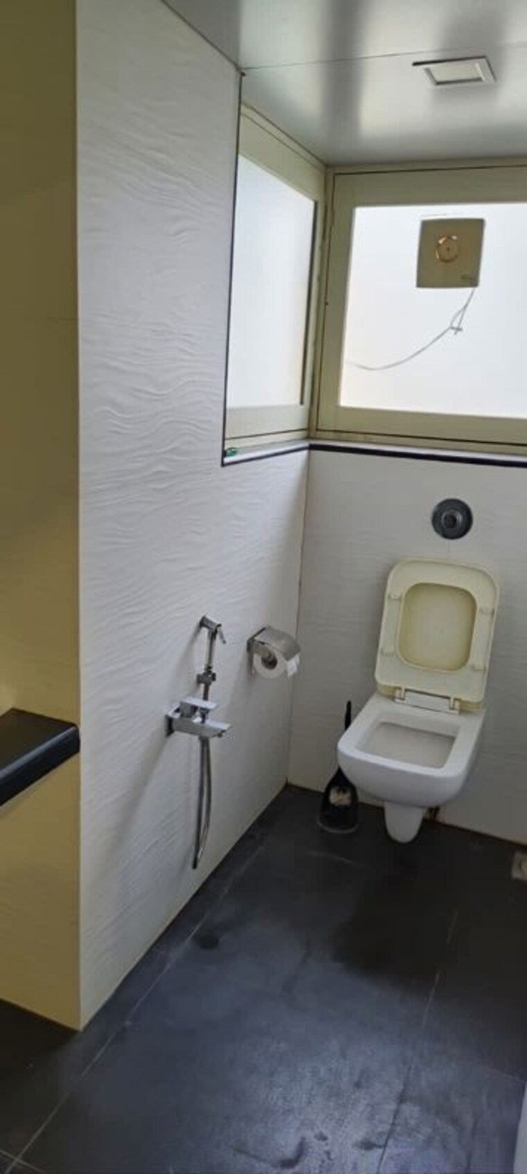 Bathroom, cosmos-the-magestic 3 Bedroom 1200 Sq.Ft. Apartment In Prabhadevi Mumbai 10103260