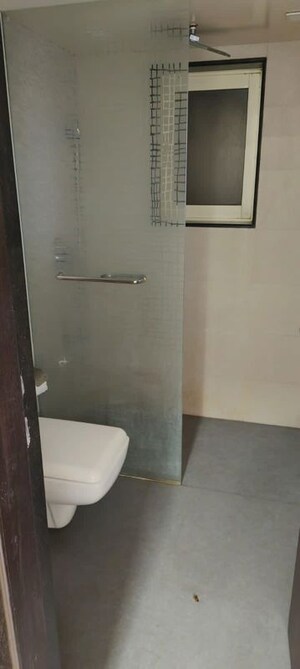 Master Bedroom in 3 BHK Apartment at Cosmos The Magestic, Prabhadevi – for Rent