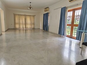 Room in  Office Space at Dagde Tapovan CHS, Bavdhan – for Rent
