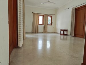 Room in  Office Space at Dagde Tapovan CHS, Bavdhan – for Rent