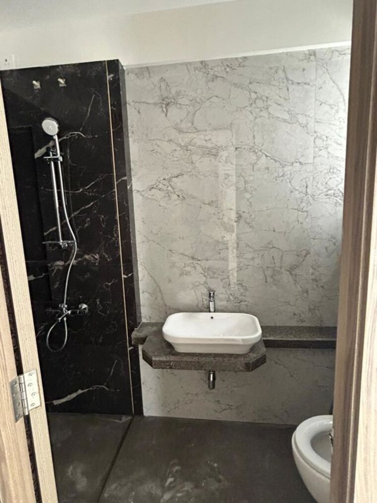 Bathroom, baner 3 Bedroom 1050 Sq.Ft. Apartment In Baner Pune 10103315