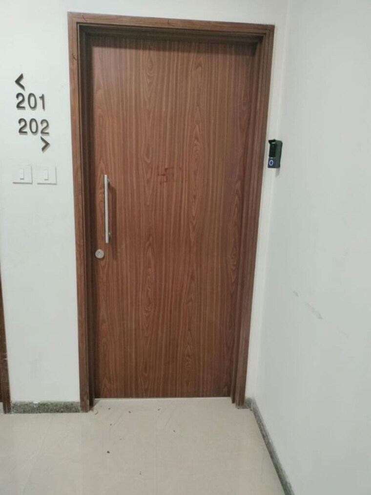 Room, mira road 3 Bedroom 700 Sq.Ft. Apartment In Mira Road Thane 10103395