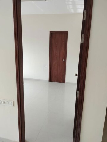 Furnished Amenities in 3 BHK Apartment at Mira Road – for Rent