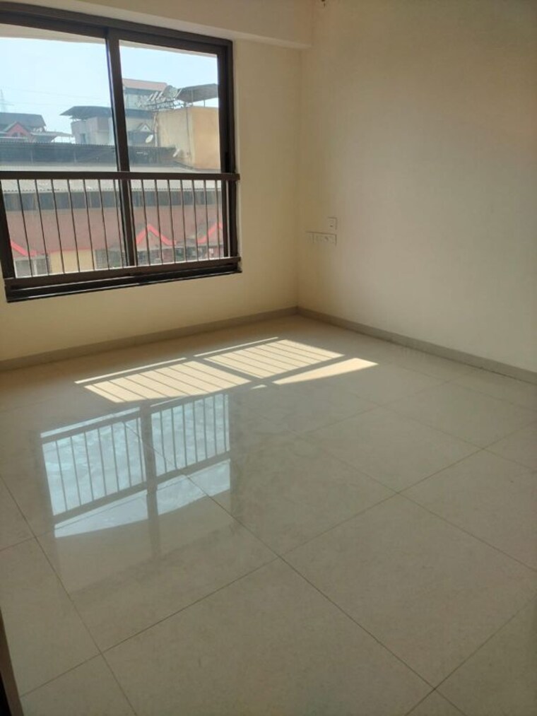 Room, mira road 3 Bedroom 700 Sq.Ft. Apartment In Mira Road Thane 10103395