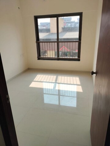 Room in 3 BHK Apartment at Mira Road – for Rent