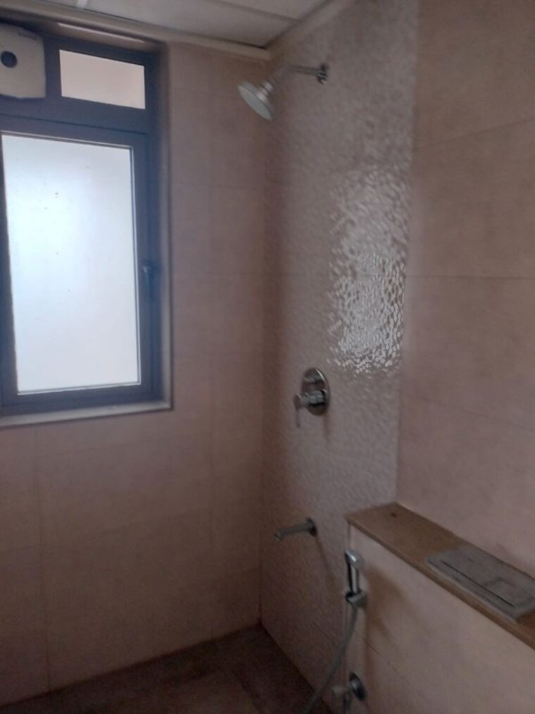 Bathroom, mira road 3 Bedroom 700 Sq.Ft. Apartment In Mira Road Thane 10103395