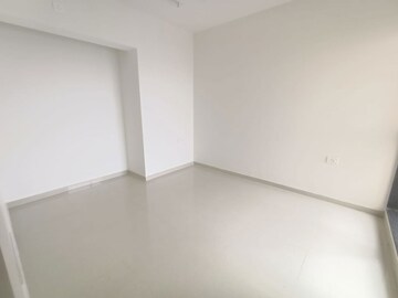 Room in 1 BHK Apartment at Runwal Eirene, Balkum Pada – for Rent