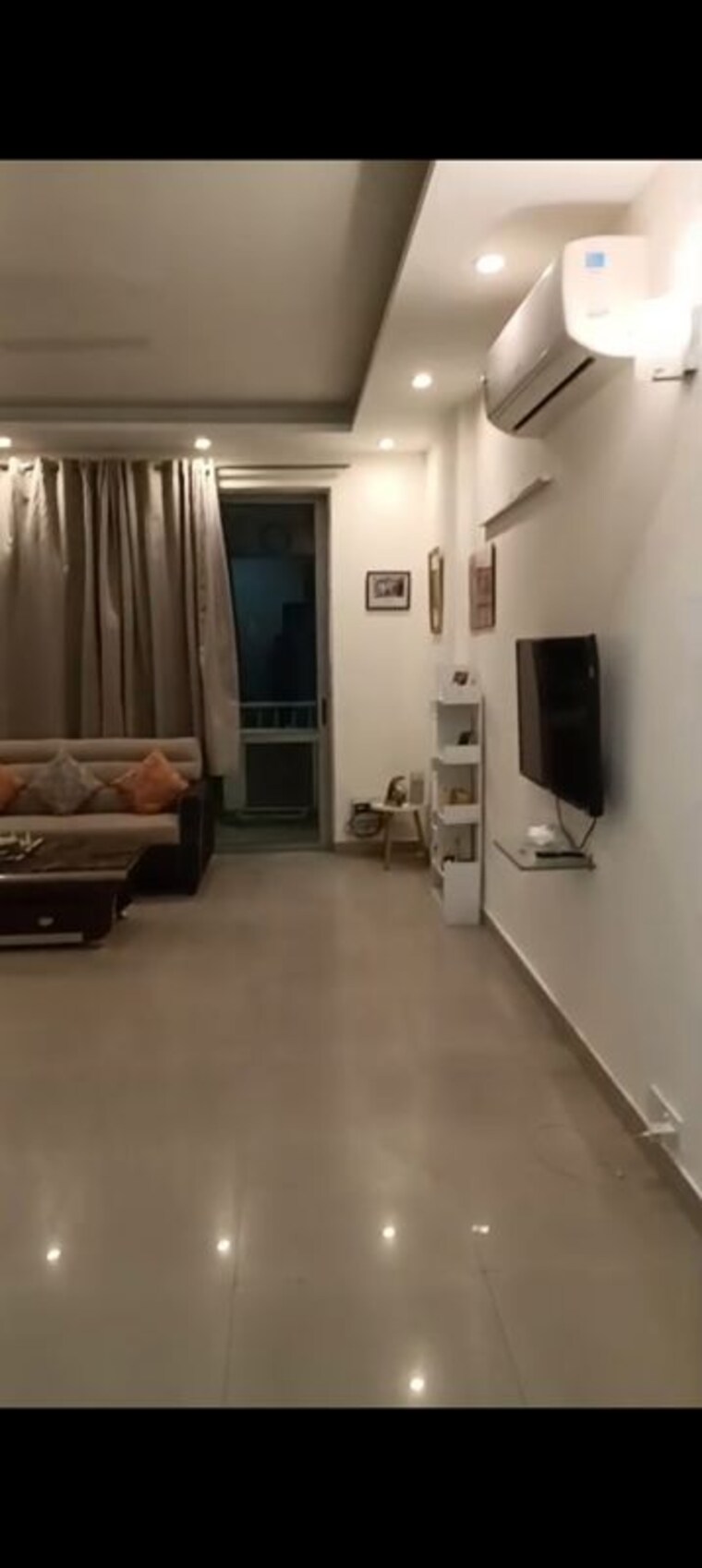 Living Room, pioneer-park-phase-1 4 Bedroom 2550 Sq.Ft. Apartment In Sector 61 Gurgaon 10103470