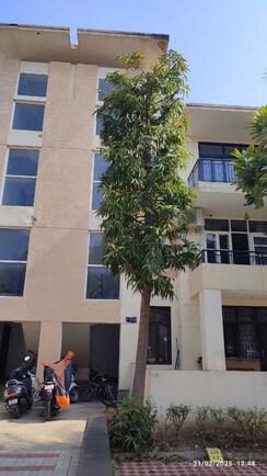 4 BHK + Servant Room Independent House For Rent in Omaxe Ambrosia