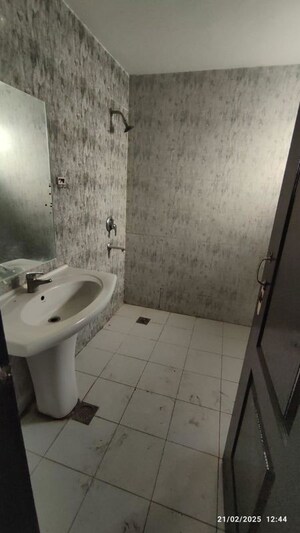 Bathroom in 4 BHK Independent House at Omaxe Ambrosia, North Mullanpur – for Rent