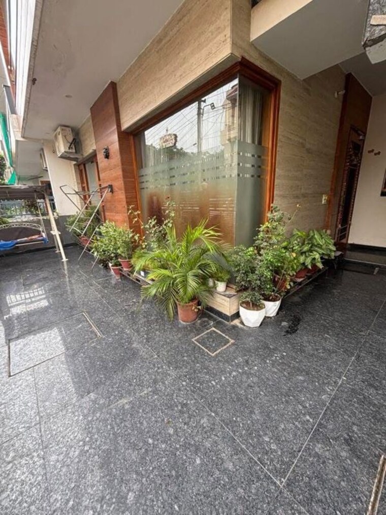  Parking, sector 80 3 Bedroom 200 Sq.Yd. Apartment In Sector 80 Mohali 10103490