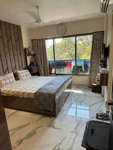 Bedroom in 2 BHK Apartment at Andheri West – for Rent