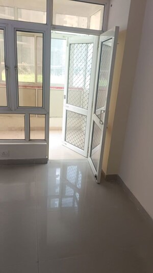 Room in 3 BHK Apartment at Supertech Ecovillage I, Sector 1 Greater Noida – for Rent