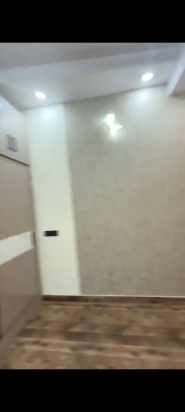 Room in 3 BHK Builder Floor at Indrapuram – for Sale