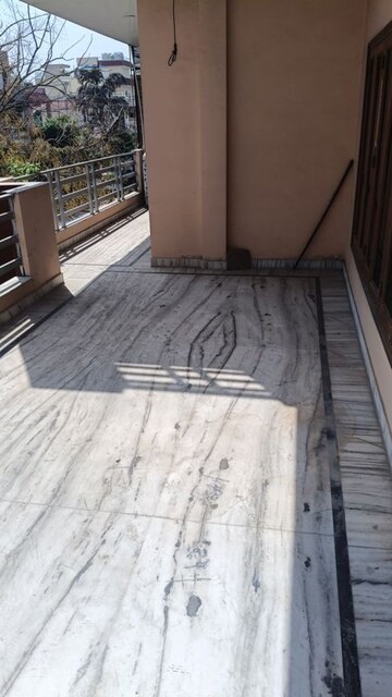 Balcony in 3 BHK Builder Floor at Sector 23 – for Rent