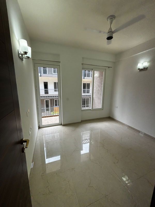 2 BHK Apartment For Sale in Smart World Orchard