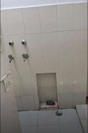 Bathroom in 2 BHK Apartment at Husainganj – for Rent