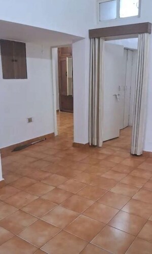 2 BHK Apartment For Rent in Husainganj