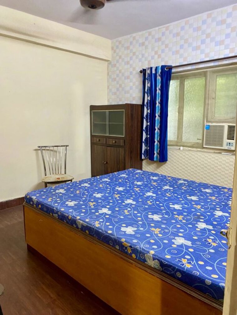 Bedroom, karachi-citizens-chs 2 Bedroom 1100 Sq.Ft. Apartment In Juhu Mumbai 9910854