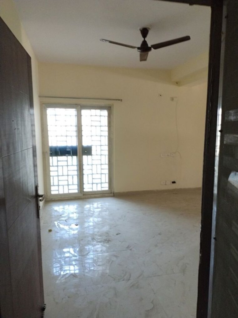 Room, gaur-city-2-14th-avenue 3 Bedroom 1300 Sq.Ft. Apartment In Sector 16c Greater Noida Greater Noida 10103667