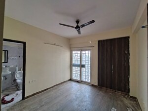 Room in 3 BHK Apartment at Sam Palm Olympia, Sector 16c Greater Noida – for Rent
