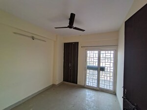 Room in 3 BHK Apartment at Sam Palm Olympia, Sector 16c Greater Noida – for Rent