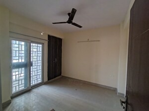 Room in 3 BHK Apartment at Sam Palm Olympia, Sector 16c Greater Noida – for Rent