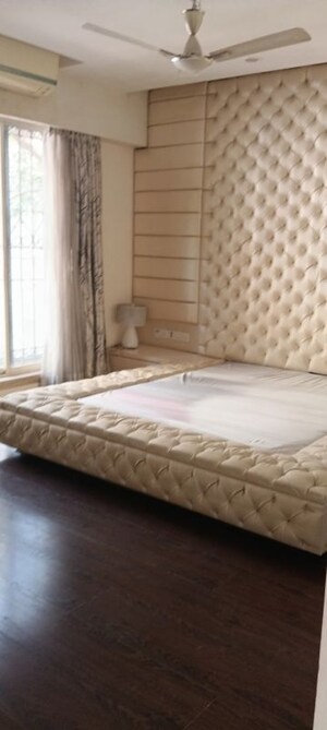 Bedroom in 5 BHK Villa at Manish Tower, Andheri West – for Rent