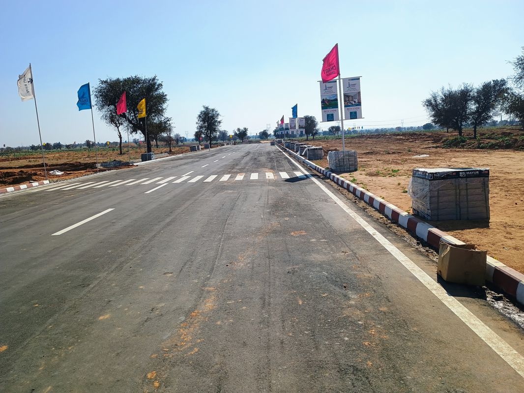 Plot For Sale in Diggi Road