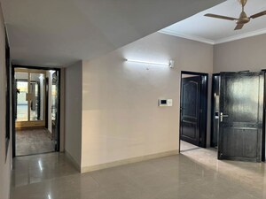 Room in 3 BHK Builder Floor at Ansal API Esencia, Sector 67 – for Rent