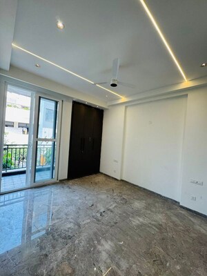 Room in 3 BHK Builder Floor at Saket – for Rent