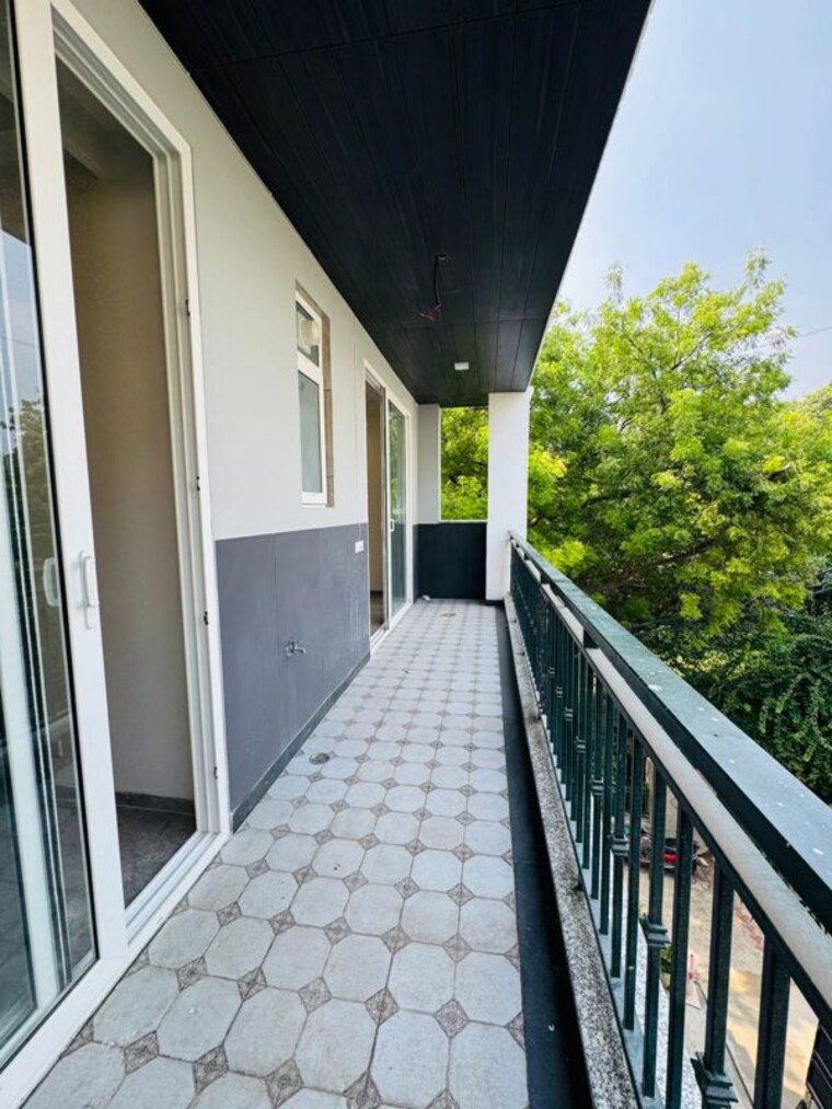 Balcony, saket 3 Bedroom 1500 Sq.Ft. Builder Floor In Saket Delhi 10103713