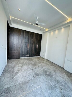 Room in 3 BHK Builder Floor at Saket – for Rent