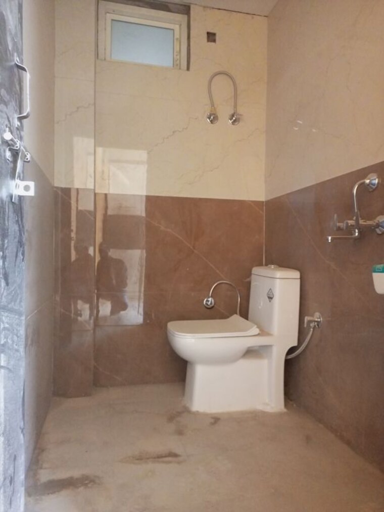 Bathroom, dmd-hometech-awas-yojna 2 Bedroom 1350 Sq.Ft. Builder Floor In Sector 73 Noida 10103726