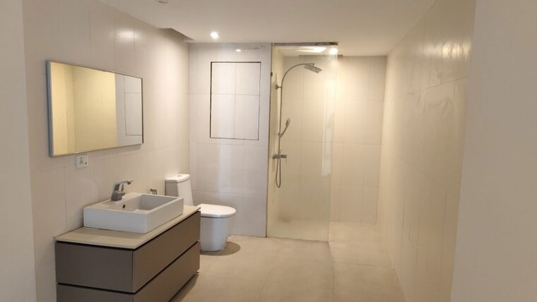 Bathroom, panchshil-one-north 4 Bedroom 3800 Sq.Ft. Apartment In Magarpatta City Pune 10103740