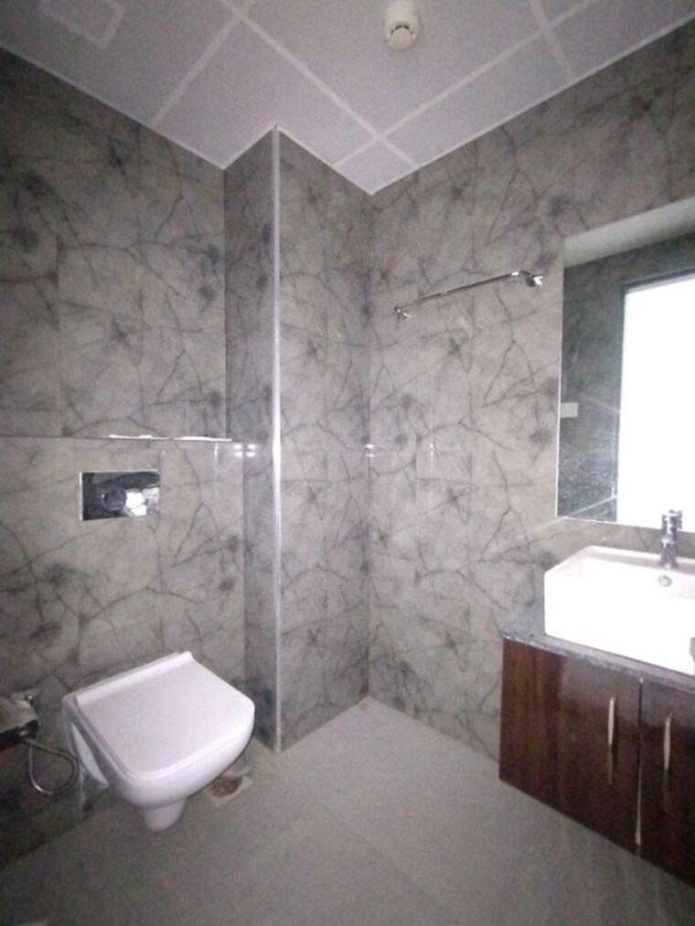 Bathroom, lodha-ncp-commercial-tower-supremus Commercial Office Space 550 Sq.Ft. In Wadala Mumbai 10103774
