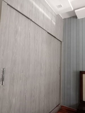 Room in 4 BHK Apartment at Vip Road – for Sale