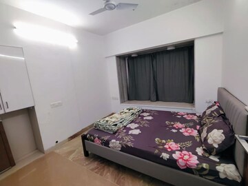 Bedroom in 3 BHK Apartment at Worli – for Rent