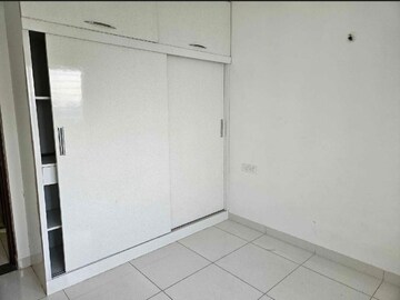 Room in 3 BHK Apartment at Puravankara Palm Beach, Hennur – for Rent
