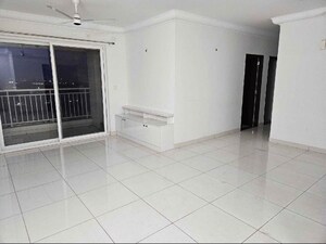 Room in 3 BHK Apartment at Puravankara Palm Beach, Hennur – for Rent