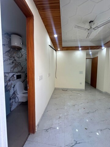 Room in 3 BHK Builder Floor at Saket – for Sale