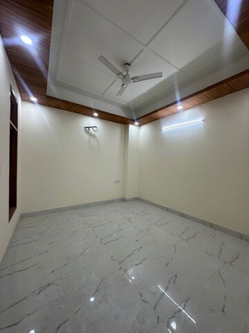 Room in 3 BHK Builder Floor at Saket – for Sale