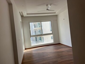 Room in 3 BHK Apartment at Conscient Hines Elevate, Sector 59 – for Rent