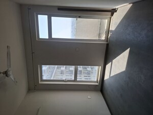 Furnished Amenities in 2.5 BHK Apartment at Ireo The Corridors, Sector 67a – for Sale